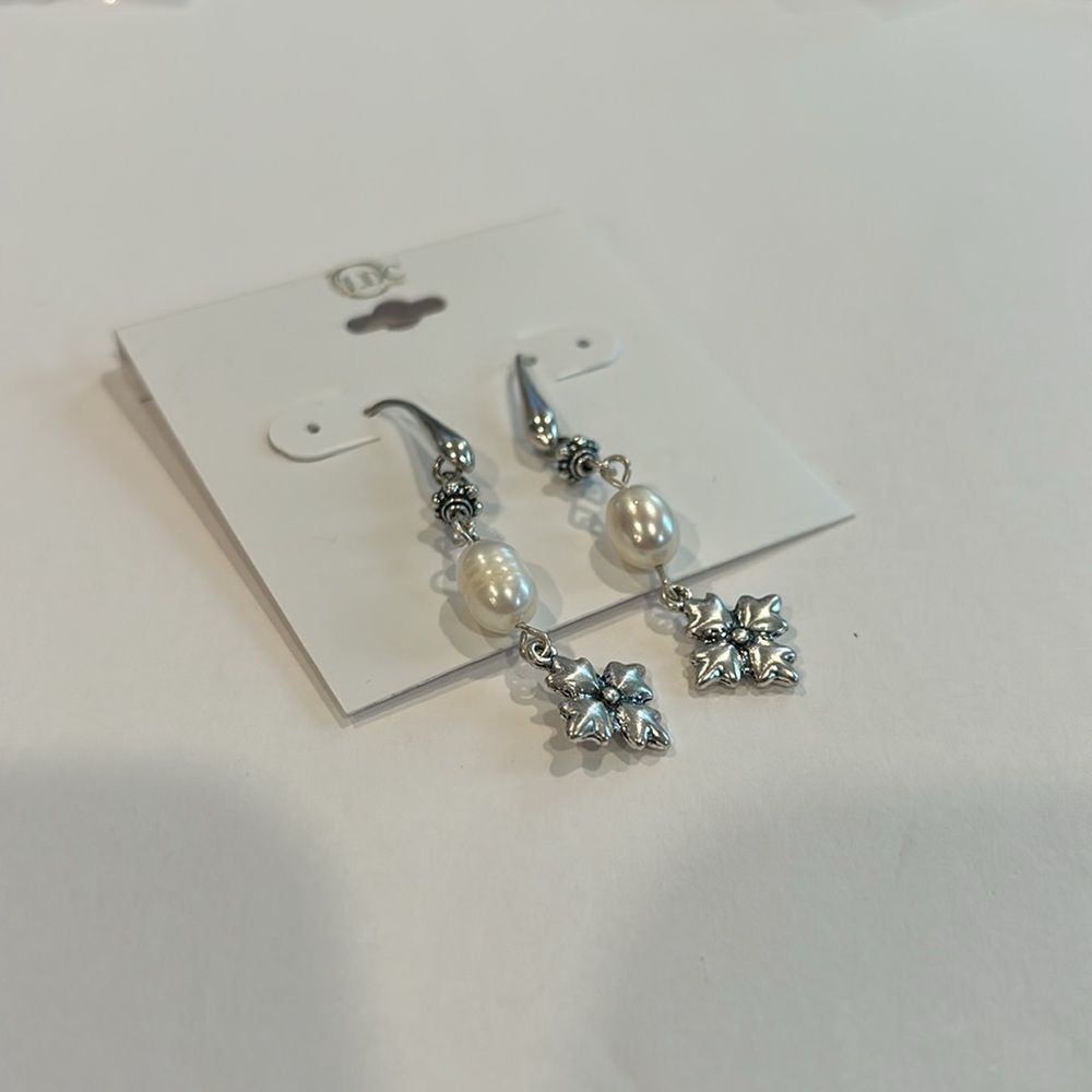 NWOT Patricia Nash Silver Hanging Earrings